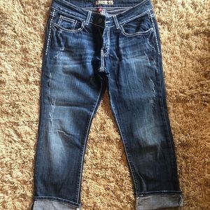 BKE culture distressed Capri jeans size 31